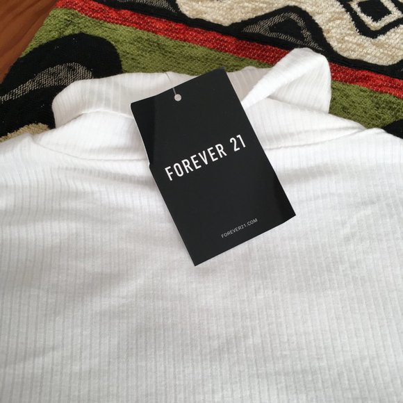 🌺3/$15🌺NWT White Thin Silky Stretch Turtle Neck. - Picture 4 of 5